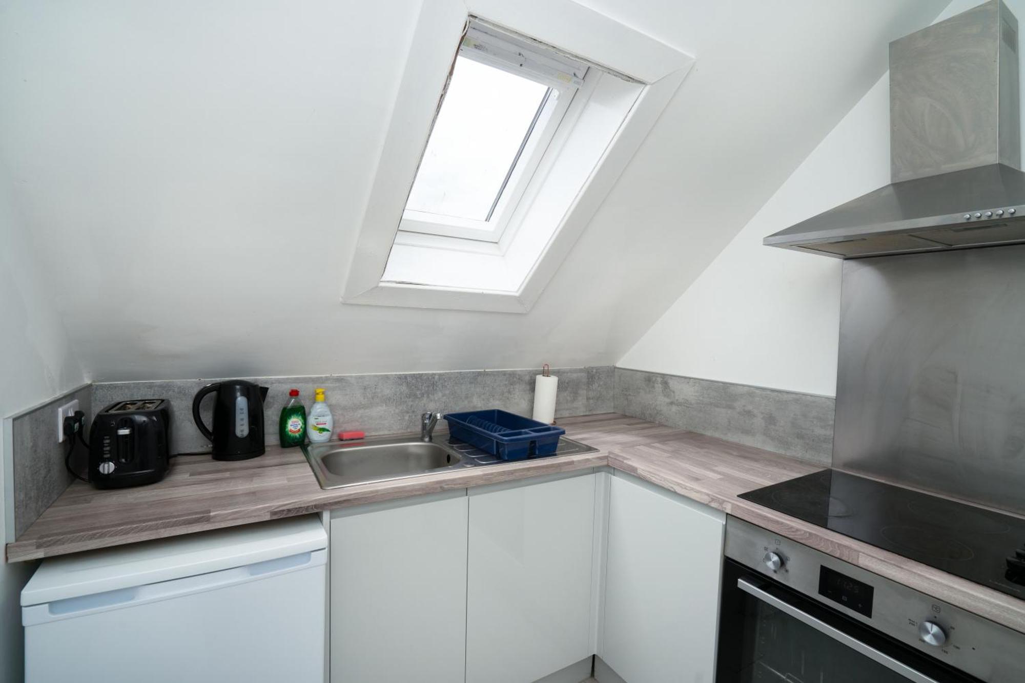Cosy Fully Equipped 7, Close To Apartment